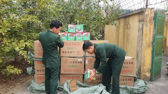 Lực lượng biên phòng Lào Cai thu giữ gần 700kg pháo hoa lậu ảnh 1