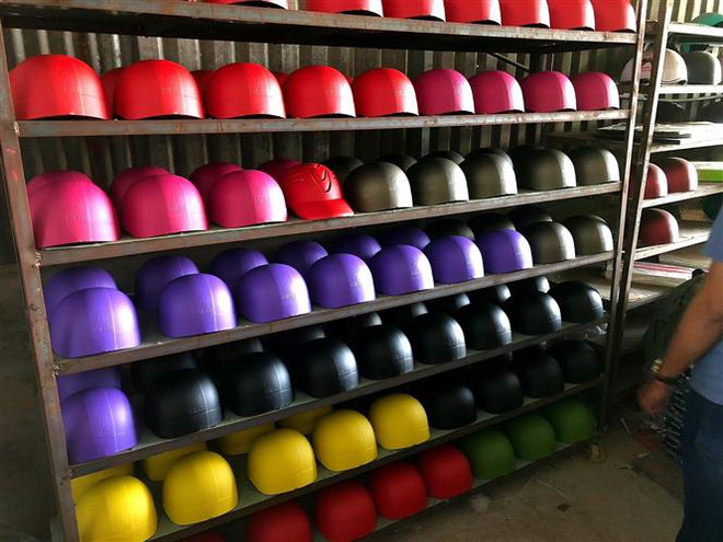 Phát hiện hàng nghìn chiếc mũ bảo hiểm giả nhãn hiệu Nón Sơn ảnh 1