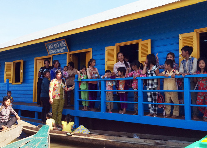 Trường học trên Biển Hồ cho con em Việt kiều tại Campuchia ảnh 2