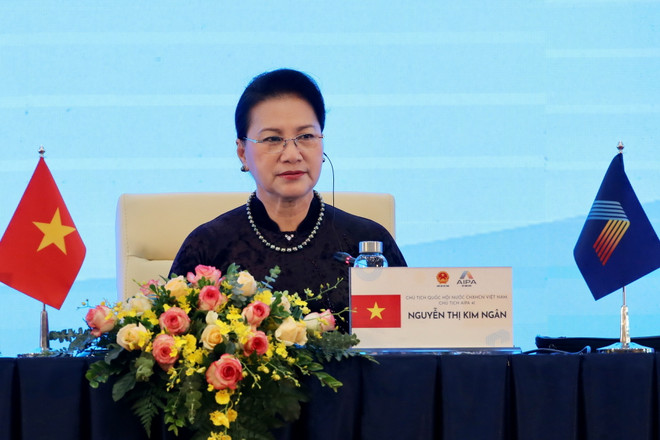 Chủ tịch Quốc hội Nguyễn Thị Kim Ngân, Chủ tịch AIPA 41 điều hành Phiên toàn thể thứ hai. (Ảnh: Dương Giang/TTXVN) Thông qua Thông cáo chung Đại hội đồng AIPA lần thứ 41 ảnh 1