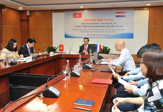 Các đại biểu Việt Nam tham dự diễn đàn. (Nguồn: Bộ Công Thương) Cơ hội thu hút đầu tư và phát triển kinh doanh Việt Nam-Hà Lan ảnh 1