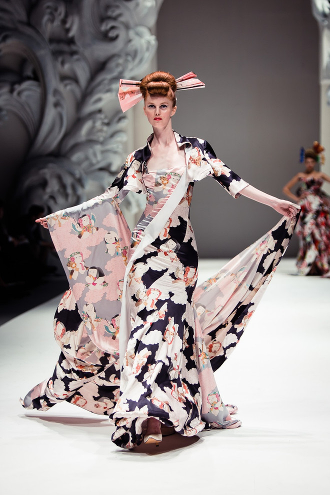 Chờ đợi bộ sưu tập tuyệt tác của “Bà hoàng áo cưới" Yumi Katsura ảnh 11