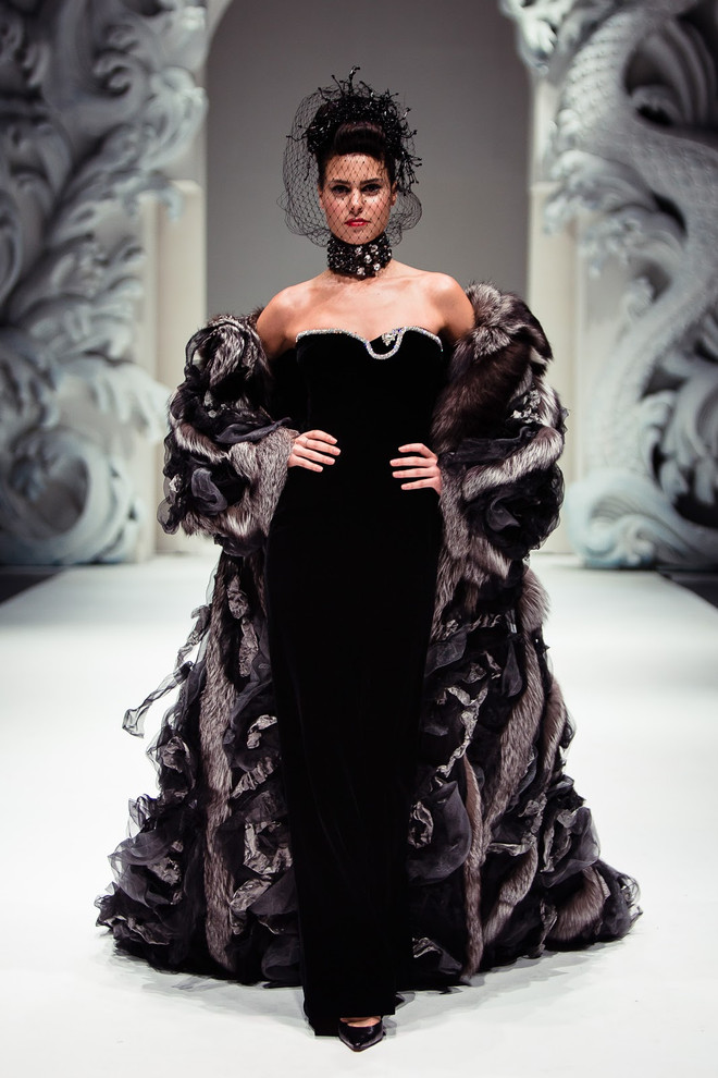 Chờ đợi bộ sưu tập tuyệt tác của “Bà hoàng áo cưới" Yumi Katsura ảnh 12