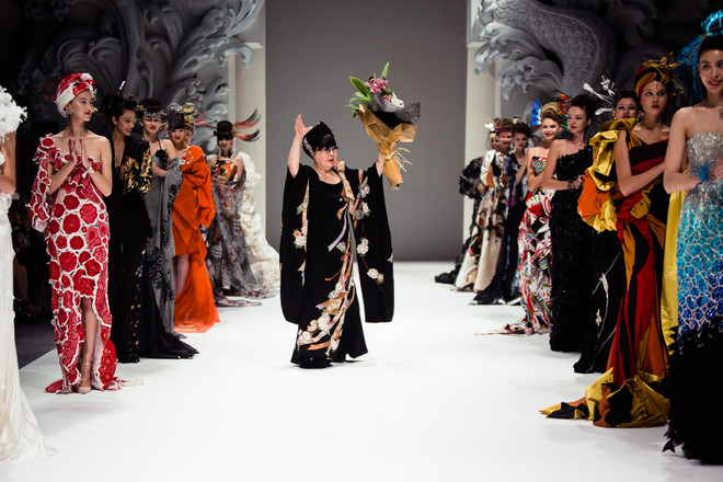 Chờ đợi bộ sưu tập tuyệt tác của “Bà hoàng áo cưới" Yumi Katsura ảnh 13