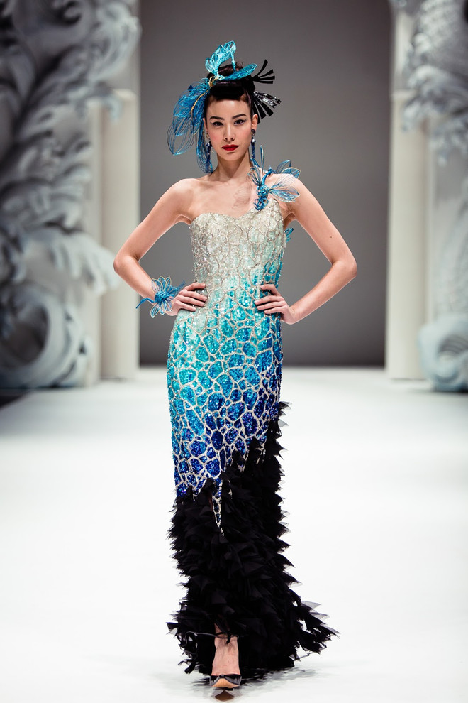 Chờ đợi bộ sưu tập tuyệt tác của “Bà hoàng áo cưới" Yumi Katsura ảnh 8