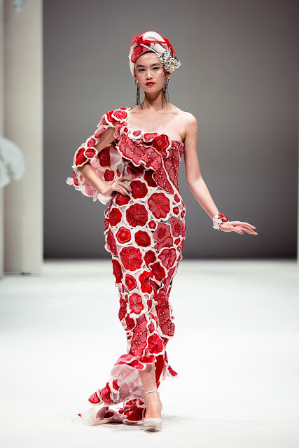 Chờ đợi bộ sưu tập tuyệt tác của “Bà hoàng áo cưới" Yumi Katsura ảnh 9