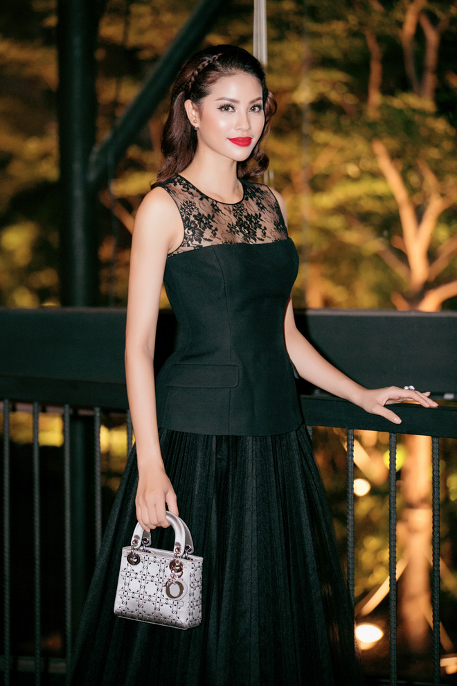 Hoa hậu Phạm Hương ấn tượng với phong cách cổ điển quý phái ảnh 8