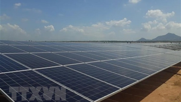 Ảnh minh họa (Nguồn:TTXVN) Xử phạt hai doanh nghiệp điện mặt trời vi phạm quy định về xây dựng ảnh 1