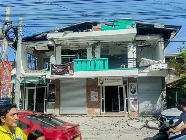 Philippines chuyển hàng viện trợ tới các khu vực bị cô lập do động đất ảnh 1