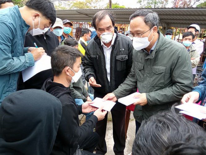 Vụ chìm canô ở biển Cửa Đại: Chia sẻ với các gia đình nạn nhân ảnh 1