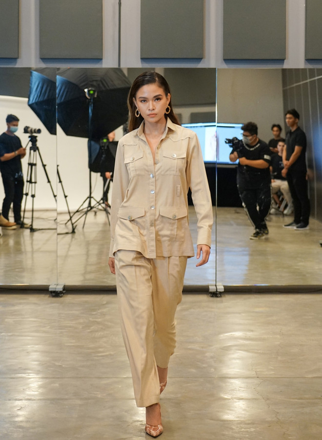 Á hậu Hoàn vũ Việt Nam Mâu Thủy: ''Viên ngọc đa sắc'' ảnh 1