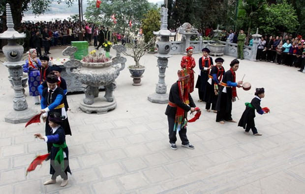 Lễ hội đền Đông Cuông trở thành Di sản Văn hóa Phi vật thể Quốc gia ảnh 1