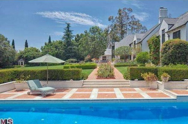 Ngắm tư dinh trị giá 22 triệu USD của Chủ tịch Google ảnh 2