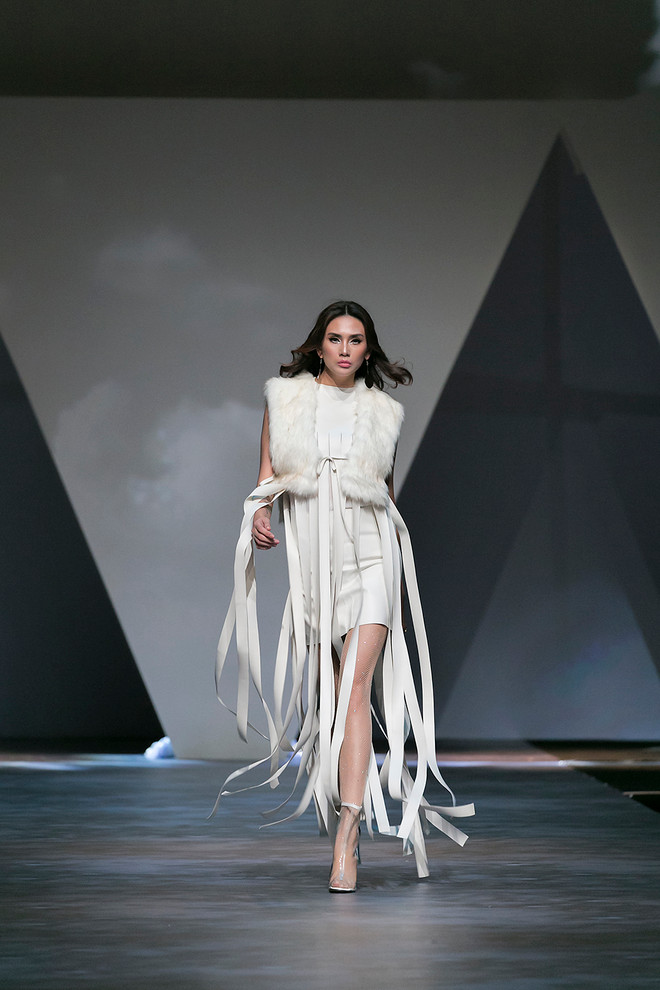 Những câu chuyện xúc động về môi trường trên sàn diễn thời trang ảnh 2