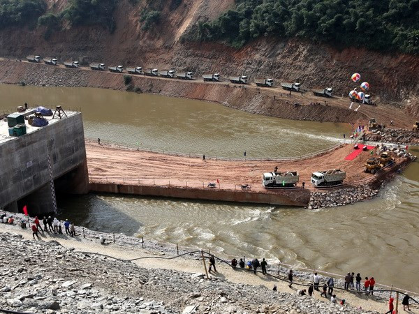 Xây thủy điện tràn lan: Người dân nơm nớp lo sợ hậu quả ảnh 1