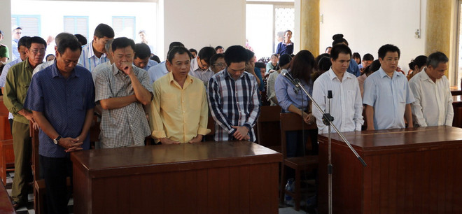 Mua bán khống hóa đơn thuế, 12 cán bộ thuế và hải quan lĩnh án tù ảnh 1