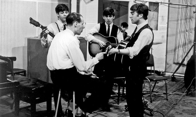 Nhà sản xuất âm nhạc của nhóm The Beatles qua đời ở tuổi 90 ảnh 1