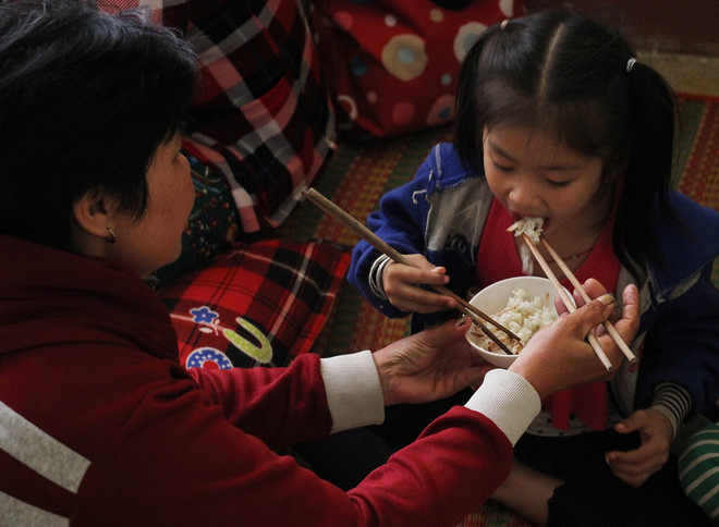 Sơ tán hàng chục nghìn người dân vào nơi tránh bão an toàn ảnh 1