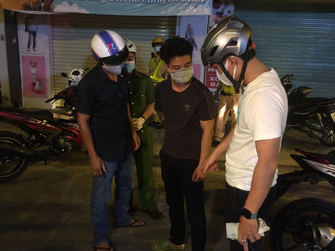 TP.HCM: Công an Gò Vấp bắt quả tang 2 đối tượng tàng trữ ma túy ảnh 1