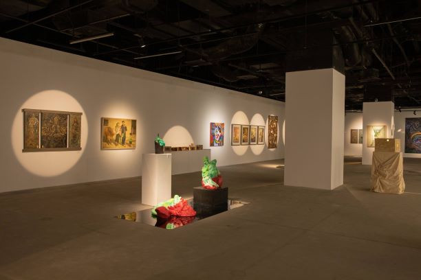 Cuộc sống đa sắc màu trong triển lãm 'Chúng ta đang nghịch gì' ảnh 2