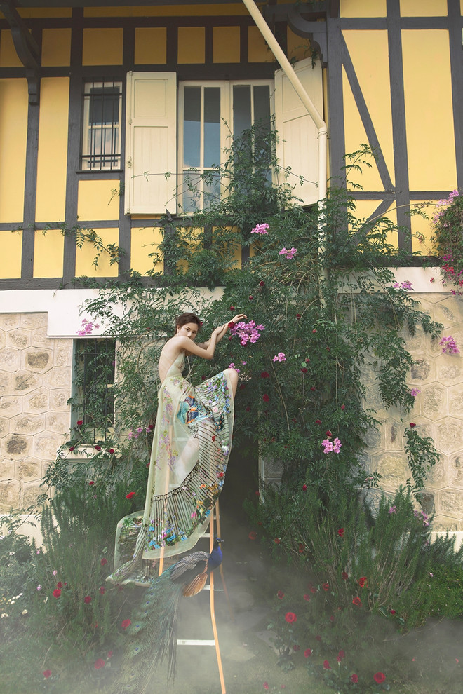 Những thiết kế bay bổng như bước ra từ cổ tích của Trần Hùng ảnh 7