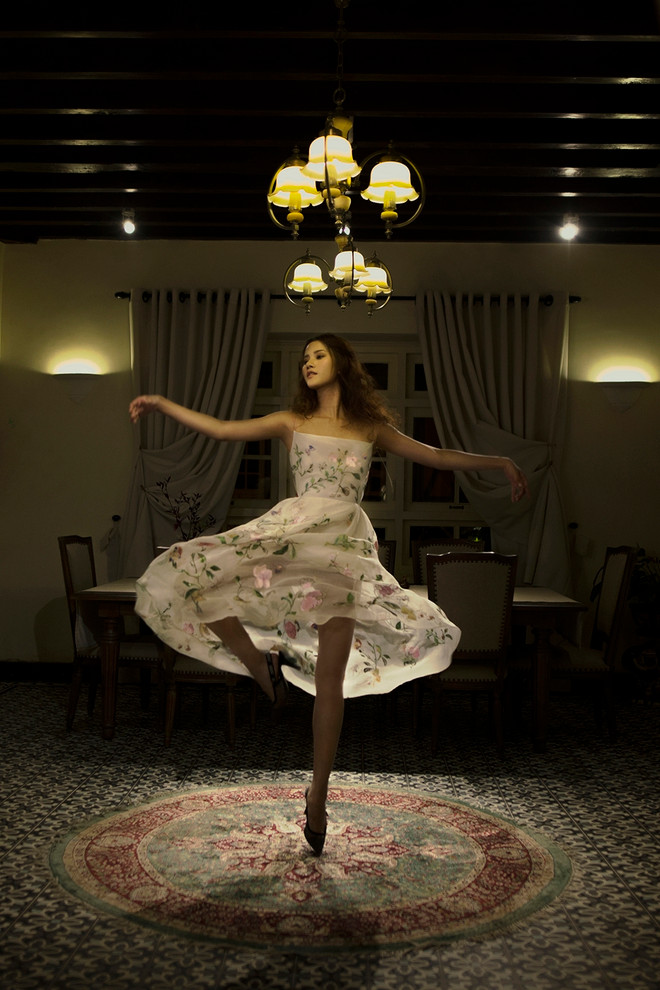 Những thiết kế bay bổng như bước ra từ cổ tích của Trần Hùng ảnh 20