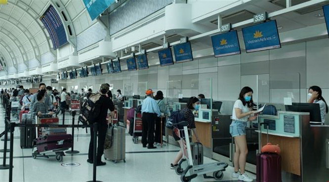 Đưa gần 320 công dân Việt Nam từ Canada về nước an toàn ảnh 1