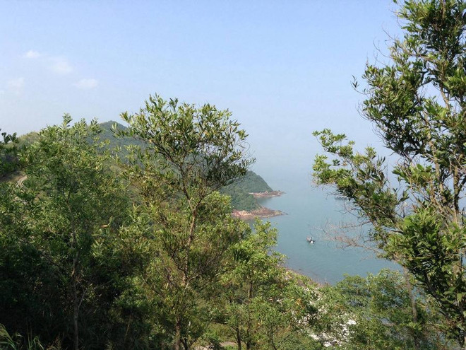 Quảng Ninh: Ba bãi biển đẹp và hoang sơ không nên bỏ qua ảnh 1