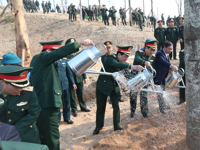 Bộ Quốc phòng phát động 'Tết trồng cây đời đời nhớ ơn Bác Hồ' ảnh 1