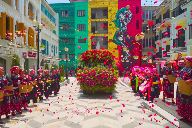 Lễ hội hoa hồng tại Sa Pa. Du lịch đã thực sự được 'cởi trói' sau hơn hai năm COVID-19? ảnh 1