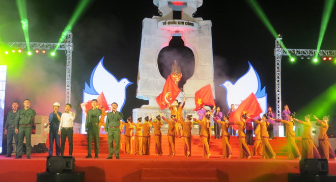 50 năm ký Hiệp định Paris: Xúc động chương trình 'Dấu mốc hòa bình' ảnh 2