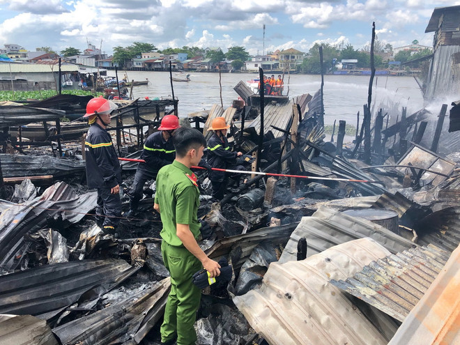 Cần Thơ: 5 căn nhà ở khu vực chợ nổi Cái Răng bị thiêu rụi hoàn toàn ảnh 3