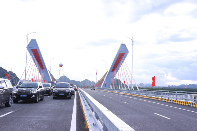 ttxvn_thong xe cau ben rung (3).jpg