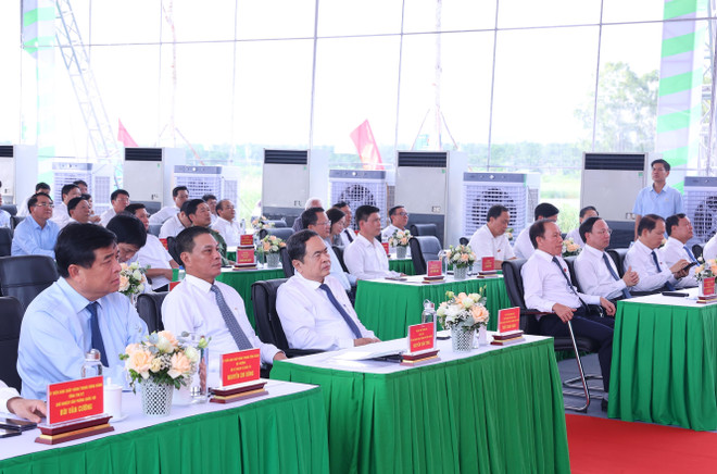 ttxvn_thong xe cau ben rung (2).jpg