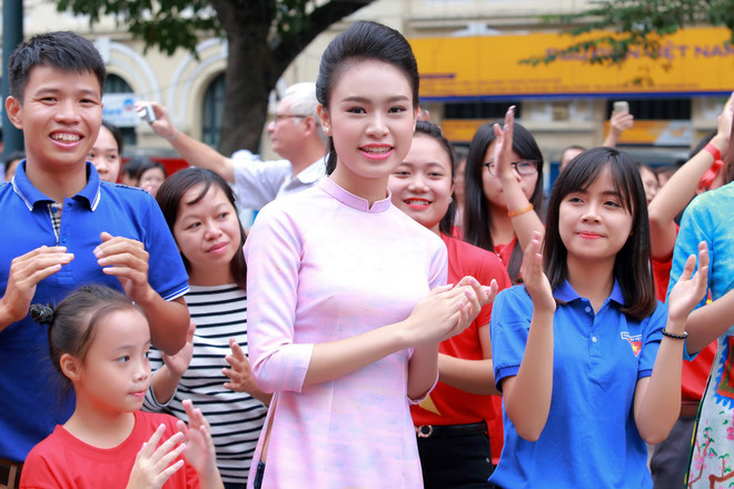 Dàn Hoa hậu cùng hàng ngàn học sinh, sinh viên "Nhảy vì sự tử tế" ảnh 12