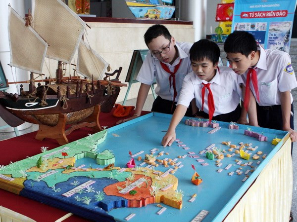 Thiếu nhi thi vẽ tranh "Em yêu biển đảo Tổ quốc Việt Nam" ảnh 1