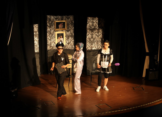 Một cảnh trong chương trình nghệ thuật VNLSE Show 2016. (Ảnh: Lê Phương/Vietnam+) Lắng đọng chương trình nghệ thuật của sinh viên Việt Nam tại Anh ảnh 1