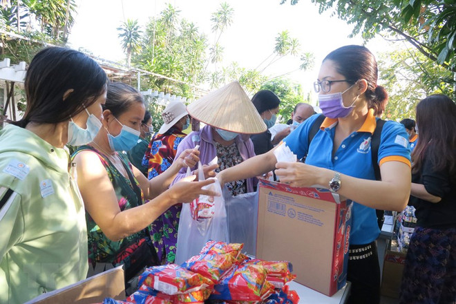 'Phiên chợ 0 đồng': Giảm bớt khó khăn của các bệnh nhân nghèo ảnh 2