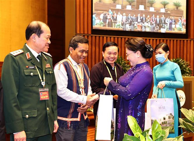 Chủ tịch Quốc hội tiếp Đoàn đại biểu dự Đại hội các dân tộc thiểu số ảnh 2