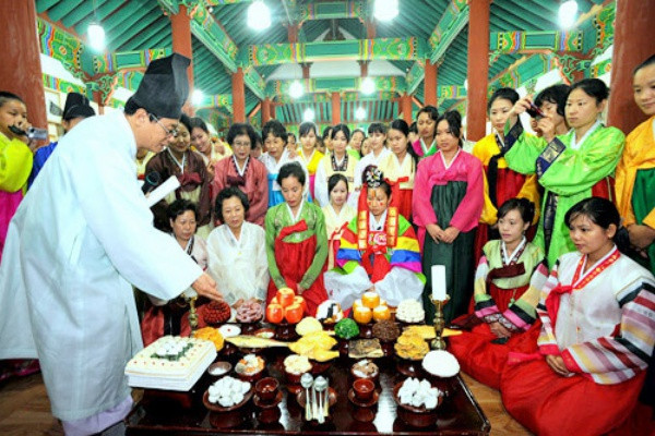 Hàn Quốc xem xét “kỳ nghỉ vàng” dịp Trung Thu để kích cầu tiêu dùng ảnh 1