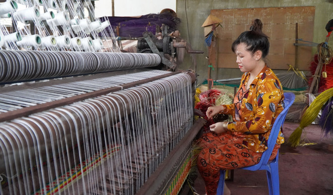 Đồng Tháp: Làng nghề dệt chiếu truyền thống hơn trăm tuổi ở Định Yên ảnh 1