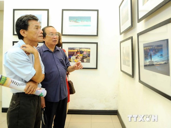 Khánh Hòa khai mạc triển lãm ảnh về chủ quyền biển đảo ảnh 1