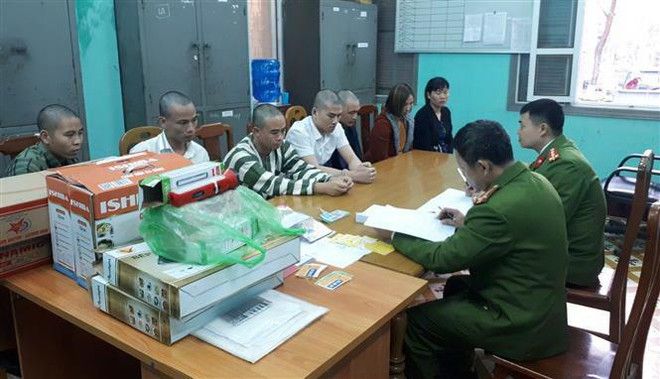 Tạm giữ hình sự bảy đối tượng lừa đảo qua khuyến mại hàng hóa ảnh 2