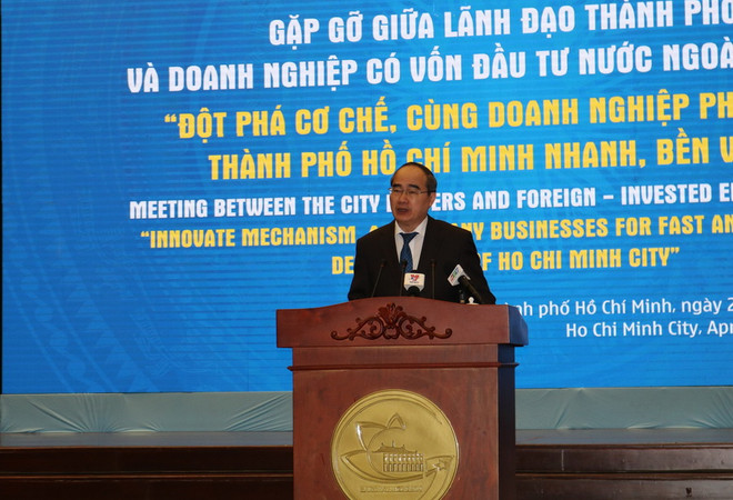 Ông Nguyễn Thiện Nhân, Ủy viên Bộ Chính trị, Bí thư Thành ủy Thành phố Hồ Chí Minh phát biểu khai mạc hội nghị. (Ảnh: Xuân Anh/TTXVN) Các doanh nghiệp nước ngoài "hiến kế" cho Thành phố Hồ Chí Minh ảnh 1