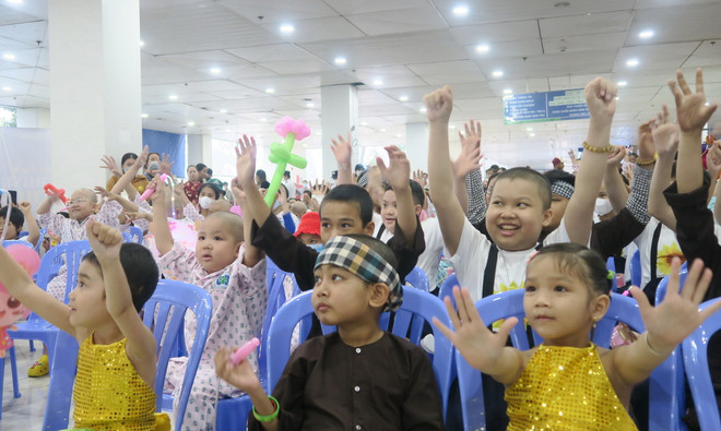 Lan tỏa yêu thương, thắp sáng ước mơ cho trẻ em khó khăn dịp Trung Thu ảnh 1