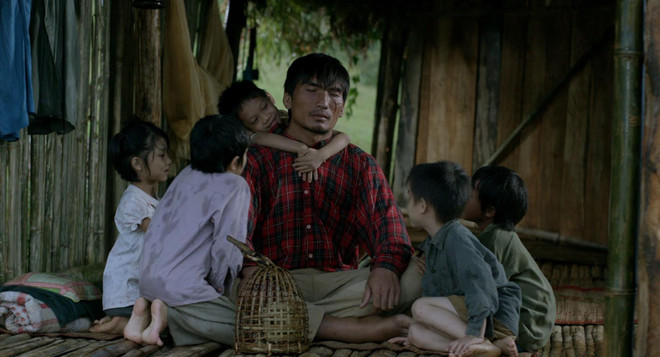 Trở về từ liên hoan phim quốc tế, "Cha cõng con" ra mắt khán giả Việt ảnh 1