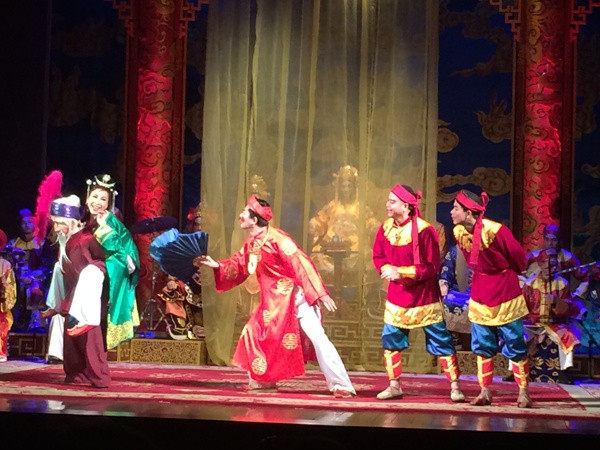 Tuồng cổ cho du khách nước ngoài: Sáng tạo hay mạo hiểm? ảnh 1