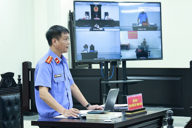 ttxvn_phien toa truc tuyen ha noi 2.jpg