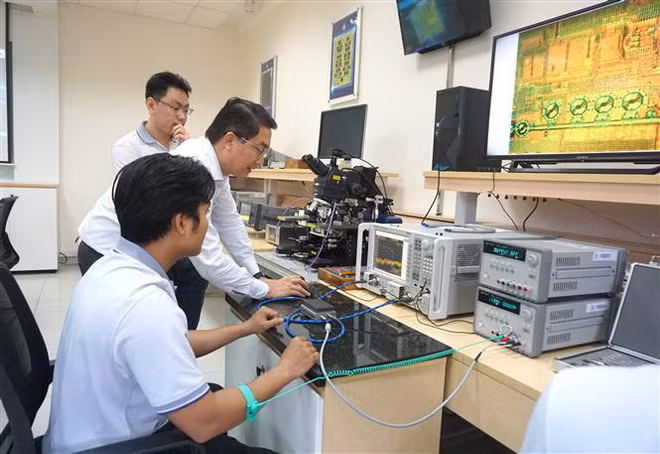Đào tạo liên ngành, giải 'cơn khát nhân lực' vi mạch bán dẫn ảnh 1