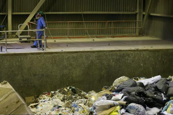 Canada đứng đầu danh sách 10 nước xả rác nhiều nhất thế giới ảnh 1